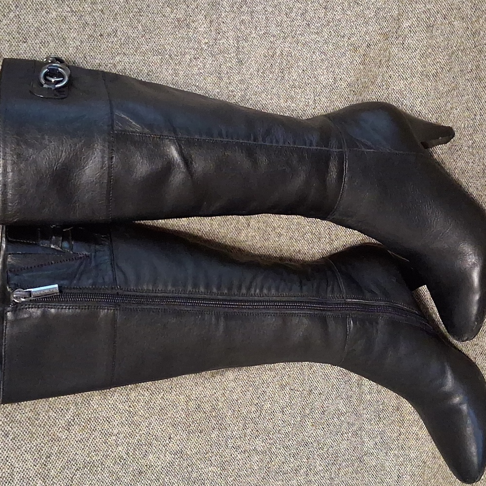 Bandolino Leather Boots High Heel Black Leather Side Zip Boot